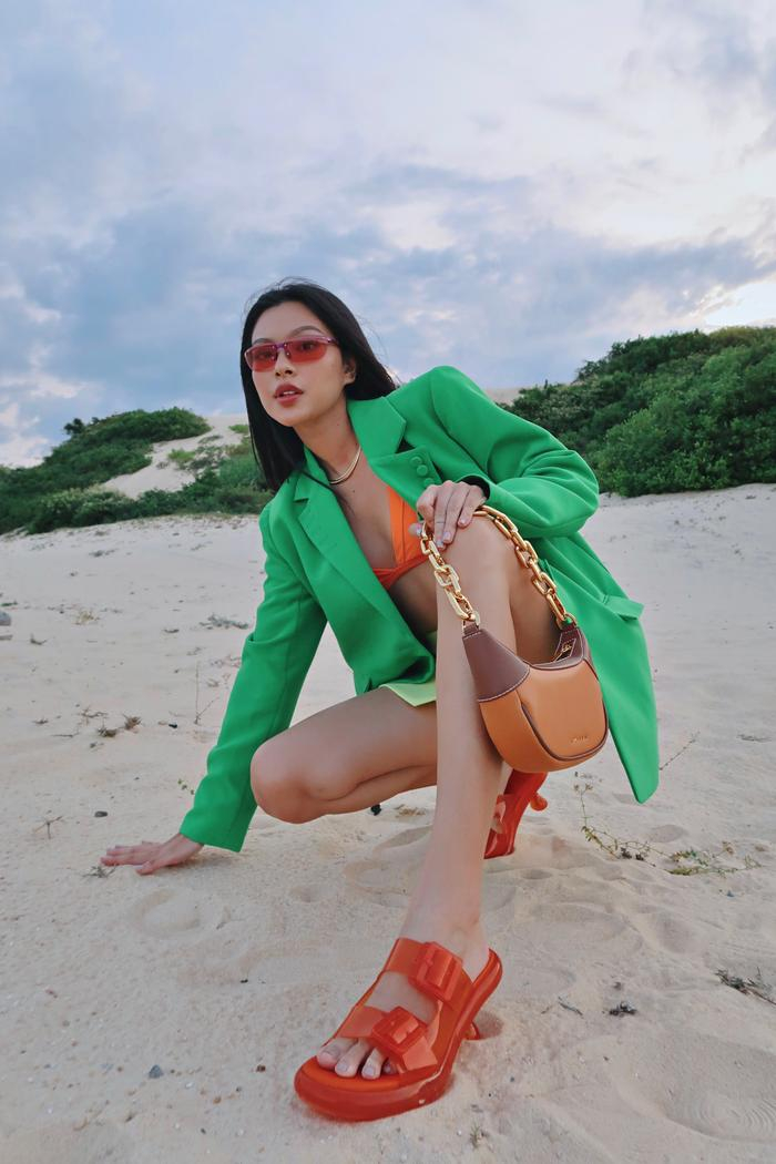 Ninh Dương Lan Ngọc, Lương Thuỳ Linh, Thuỳ Tiên, Tú Hảo rạng rỡ với BST mùa hè của CHARLES & KEITH Ảnh 7