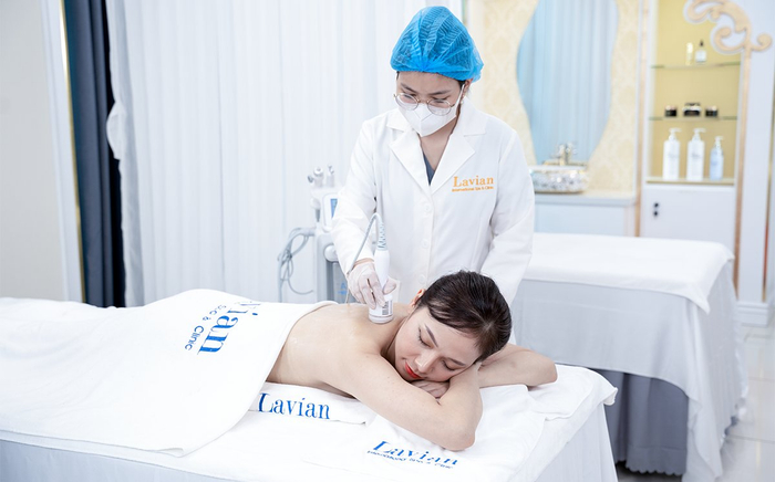 Lavian - 11 năm trị viêm nang lông đồng hành nâng tầm nhan sắc Việt Ảnh 2