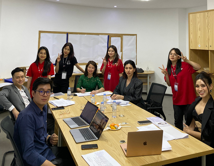Đạo diễn catwalk Thanh Huyền Nguyễn: 'Duyên dáng Ngoại Thương 2022 hội tụ nhiều thí sinh xuất sắc' Ảnh 2