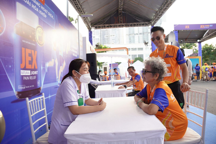 'Cô Thục An' là người 'xịn' nhất nhà: Dù đã 80 tuổi nhưng vẫn đều đặn tập luyện và khiêu vũ mỗi ngày