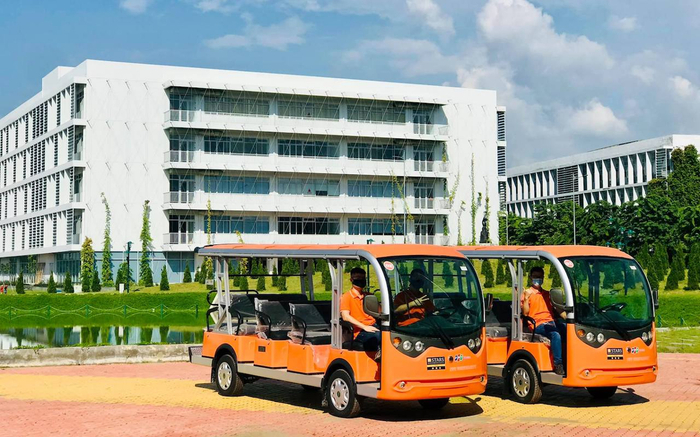 Trải nghiệm campus đi mỏi chân không hết, giảng đường nhìn ra hồ sen, KTX nằm giữa đồi thông lãng mạn của SV ĐH FPT Ảnh 2