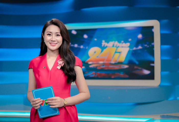 Hoa Hậu Tài Sắc Châu Á Nguyễn Mai Anh - MC BTV VTV - lộng lẫy đượm ngọt