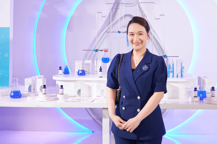 Tiến sĩ Bác sĩ&nbsp; Nguyễn Thị Hồng Chuyên, hiện đang là Trưởng đơn vị Da liễu - Thẩm mỹ da Bệnh viện Nguyễn Tri Phương