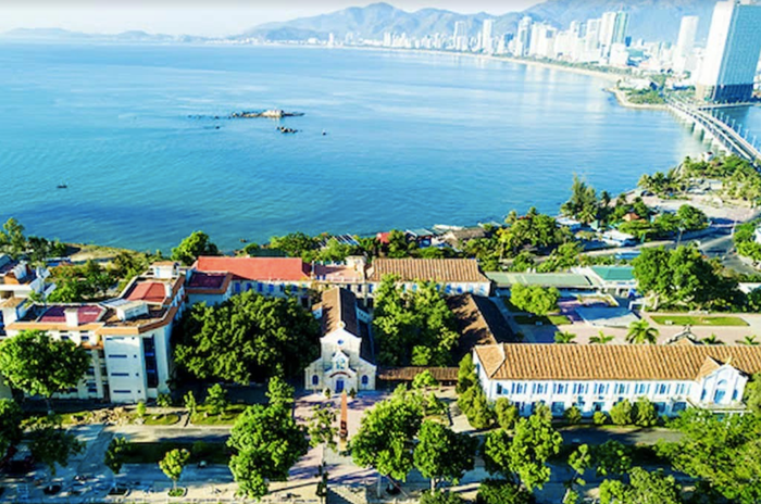 Muốn có album ảnh ngàn like, đến ngay những trường ĐH có khuôn viên 'đỉnh của chóp' này Ảnh 7