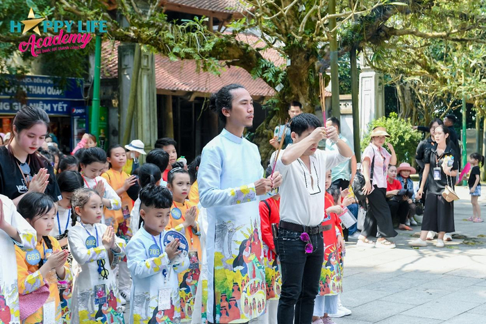Đạo diễn Huy Lio cùng hành trình đưa hàng trăm trẻ em trên mọi miền đất nước về Đất Tổ Hùng Vương thông qua Lễ hội Áo dài Trẻ em Việt Nam 2022