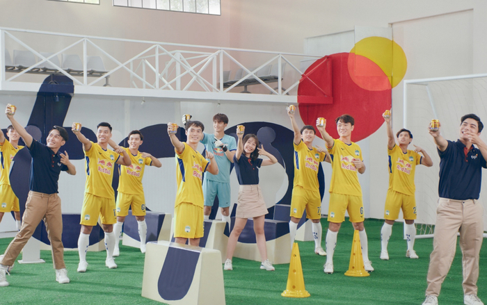 Cầu thủ trẻ HAGL hé lộ cách tiếp năng lượng để bừng sức sống trên sân cỏ, trong cuộc sống Ảnh 2