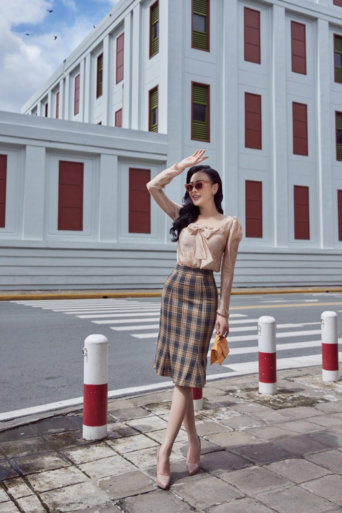 Học cách phối đồ chuẩn sang chảnh cho cô nàng văn phòng cùng 'Quỳnh búp bê' Phương Oanh Ảnh 2