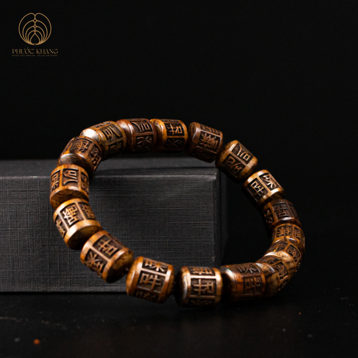 Vòng tay trầm hương hạt vuông Phước Khang