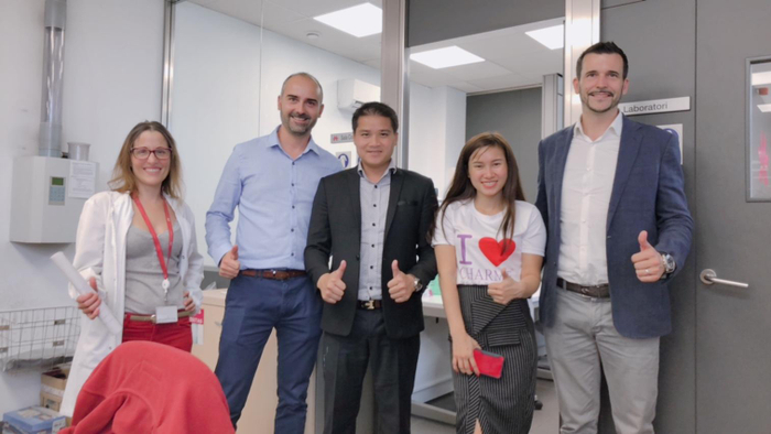 Nhà Sáng Lập Charme Perfume cùng các nhà điều chế tại Pháp