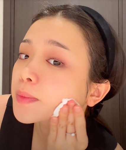 Khám phá 'bí mật' trong chu trình tẩy trang của hot girl Linh Ka Ảnh 3