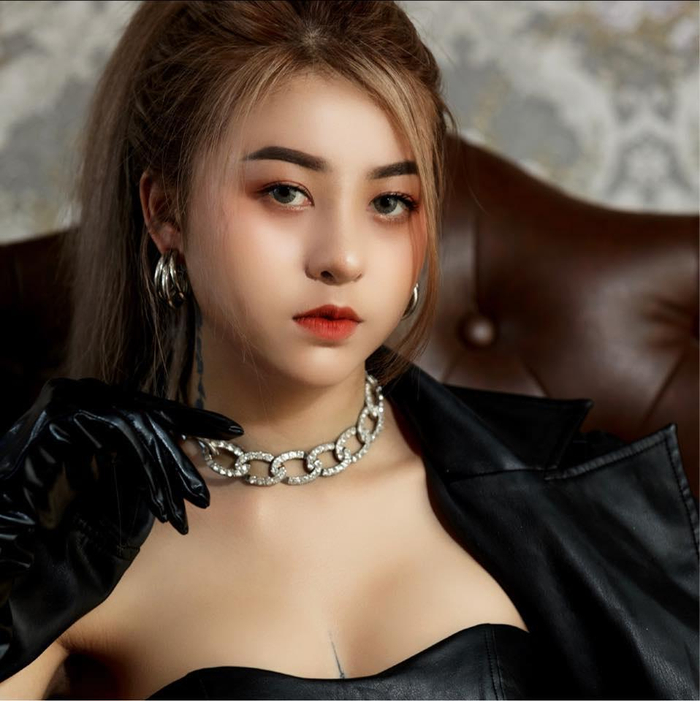 Ca sĩ Hana Cẩm Tiên với hình ảnh trưởng thành hiện tại