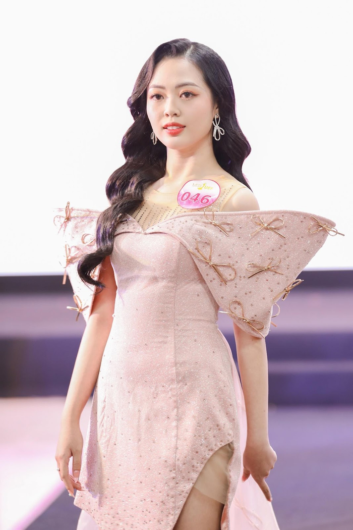 Phần thi trang phục tự chọn đầy thu hút của các thí sinh