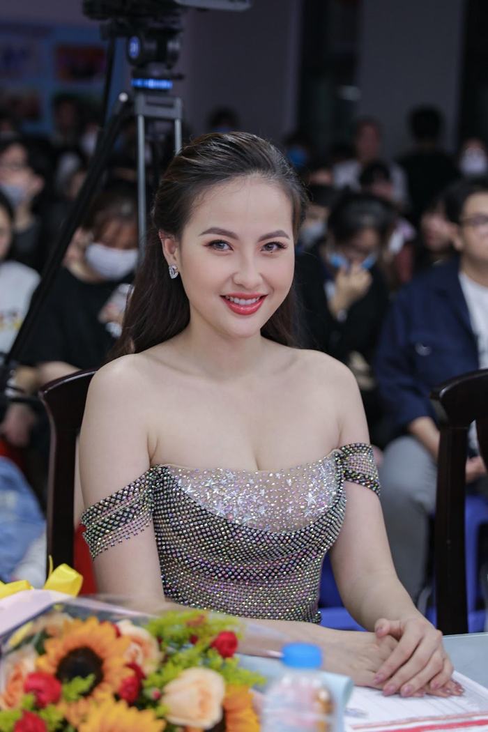 Hoa hậu Hoàn cầu Đỗ Trần Khánh Ngân 