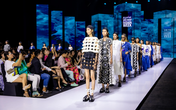 Gửi chai nhựa tại Trạm Tái Sinh, nhận bộ quà giới hạn từ Aquafina Ảnh 2