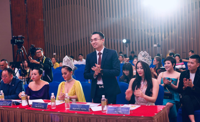 Bác sĩ Phạm Minh Trường làm giám khảo cho cuộc thi Hoa hậu Doanh nhân Toàn năng châu Á 2018 tại Malaysia