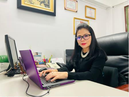 Bà Mai Kim Hòa - Giá m đốc Công ty TNHH T.P Việt Nam- nhãn hàng NOUVELLE