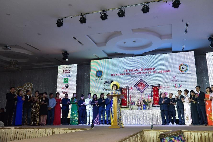 Lễ Giỗ Tổ ngành tóc và làm đẹp TP HCM là một trong những hoạt động thường niên.