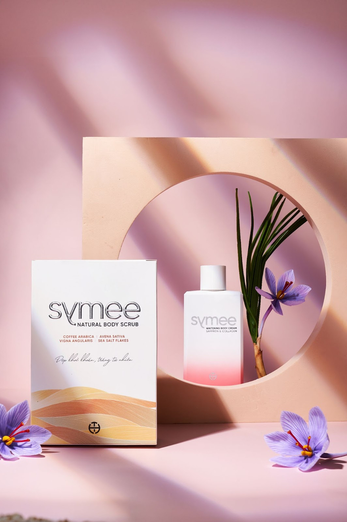 Bộ sản phẩm kem dưỡng sáng và tẩy tế bào chết Symee