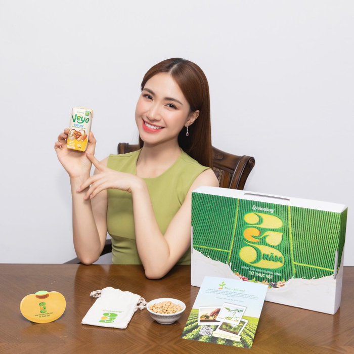 Hoà minzy tung hoà ca mừng sinh nhật 'thương hiệu triệu người yêu' Ảnh 1