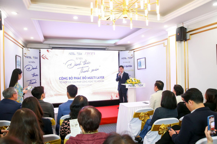 Với kinh nghiệm và sự nhạy bén, PGS.TS.BS Phạm Hữu Nghị đã nhanh chóng nắm bắt xu hướng, mong muốn của mọi chị em phụ nữ và nghiên cứu thành công phác đồ Multi Layer.