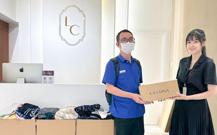 Giới trẻ Sài Gòn háo hức mang quần áo đến quyên tặng, đồng tâm mang tết ấm đến cho những người khó khăn Ảnh 2