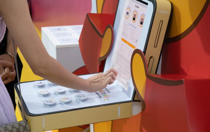 Xem giới trẻ đổ xô đi gặp 'Thần mèo' để giải số Ảnh 2