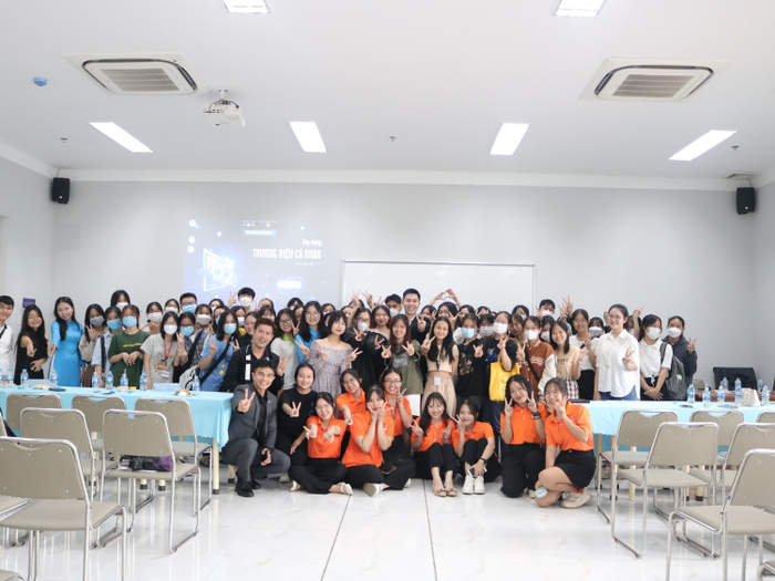 Đồng hành cùng sinh viên ĐH Ngân Hàng TP.HCM 