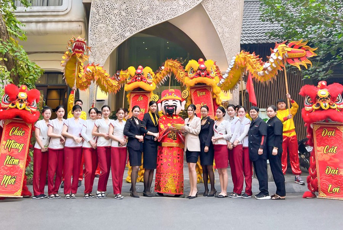 Shynh Premium  'Khai xuân khởi sắc' 3 miền với trống hội múa lân rộn ràng sắc màu truyền thống.