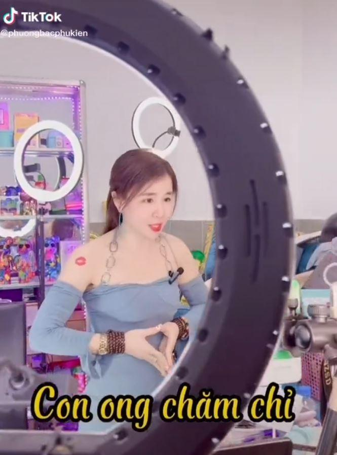 Phan Phương gây sức hút vì các video vui vẻ