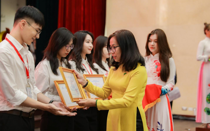 Học bổng tài năng là động lực để phát triển tài năng toàn diện Ảnh 2