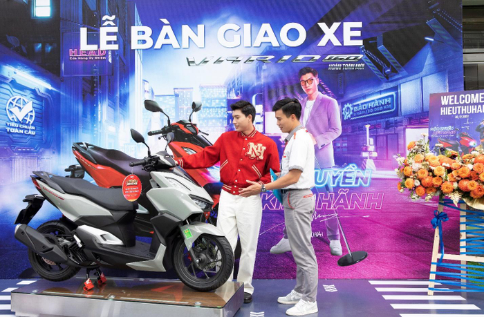 Bật chất kiêu hãnh cùng Hiếu Thứ Hai và Honda Vario 160 Ảnh 2