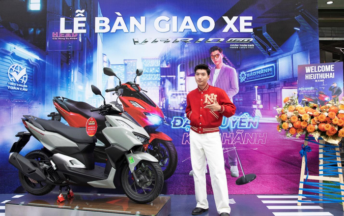 Bật chất kiêu hãnh cùng Hiếu Thứ Hai và Honda Vario 160 Ảnh 2