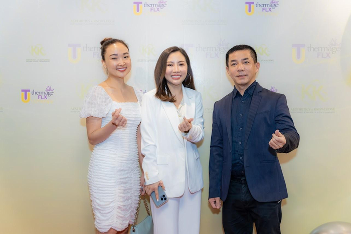 Vị chuyên gia này còn thường xuyên chia sẻ nhiều mẹo làm đẹp hay khác