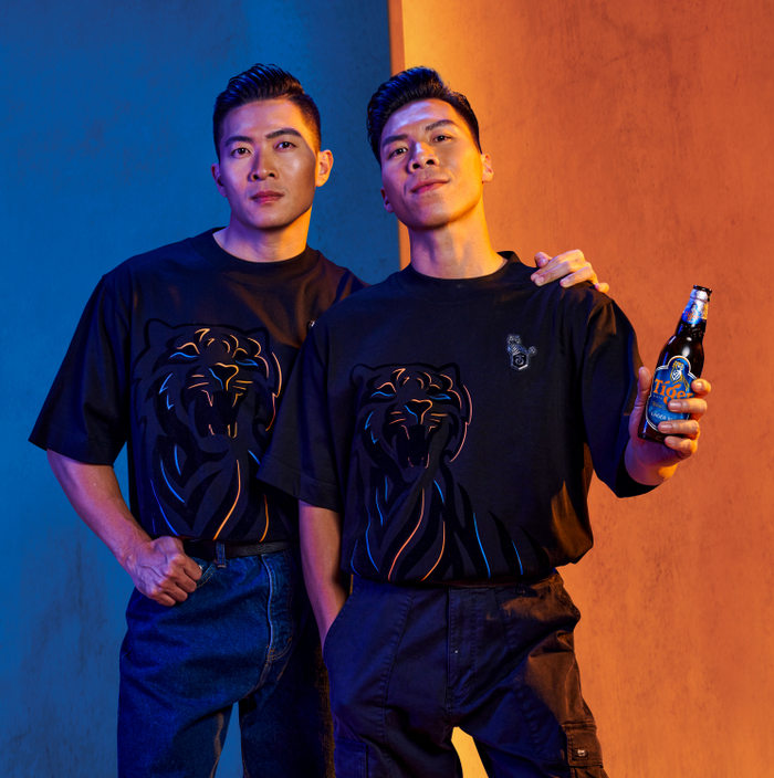 Người yêu mến bộ môn nghệ thuật xiếc vô cùng phấn khích trước vẻ ngoài điển trai, mạnh mẽ nhưng không kém phần lịch lãm của bộ đôi “hoàng tử xiếc” Việt Nam- Quốc Cơ, Quốc Nghiệp.