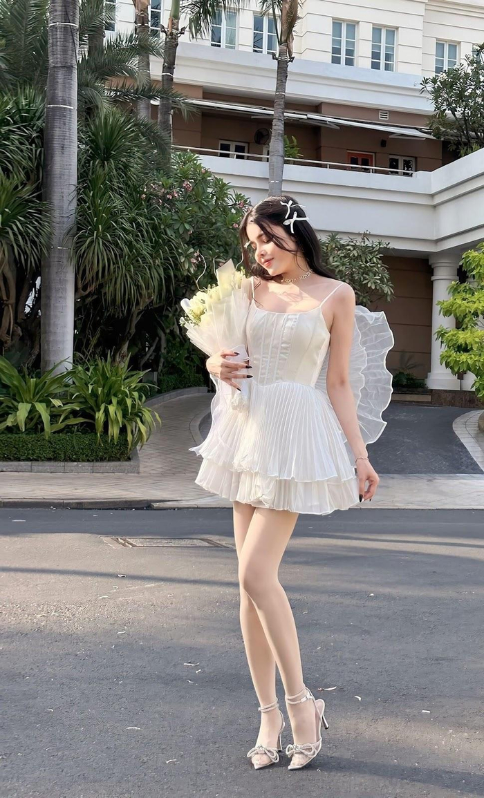 Dancer Đan Khanh khoe phong cách cuốn hút trong trang phục của Amber Design Ảnh 2