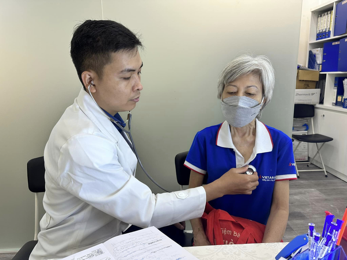 Bác sĩ Cao Xuân Ngọc thu hút nhiều sự quan tâm từ các tín đồ làm đẹp trên Tiktok Ảnh 3