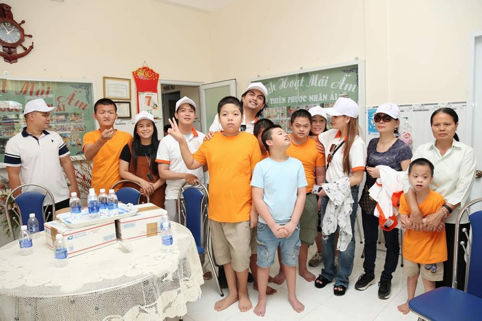 Đoàn thiện nguyện đã có chuyến thăm và quà tặng tại mái ấm đầy ý nghĩa.