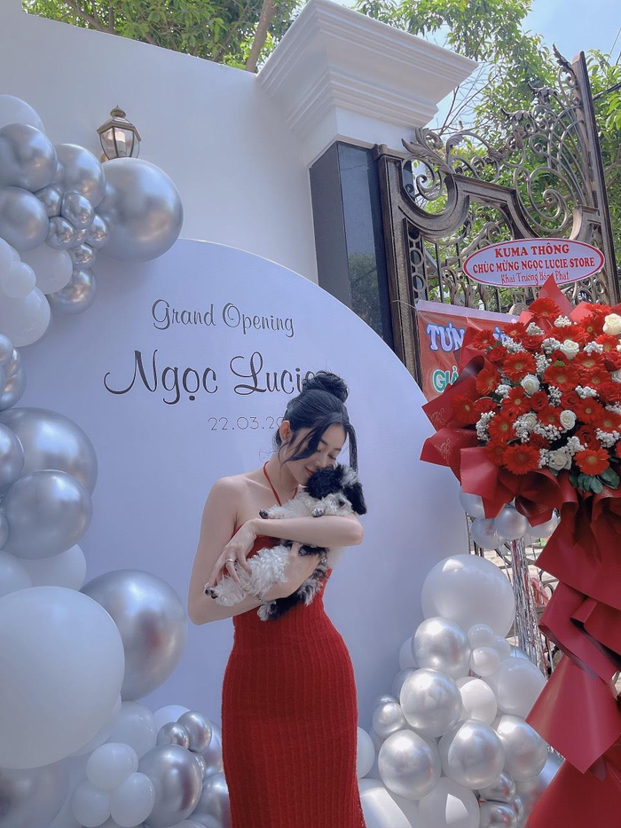 Sau nhiều sự cố gắng cái tên Ngọc Lucie đã trở thành một thương hiệu váy body được nhiều người biết đến