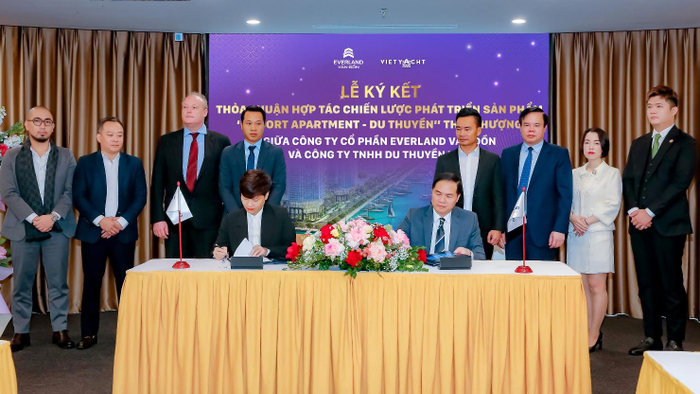 Lễ ký kết thỏa thuận hợp tác chiến lược giữa Công ty CP Everland Vân Đồn và Công ty TNHH Du thuyền Việt.