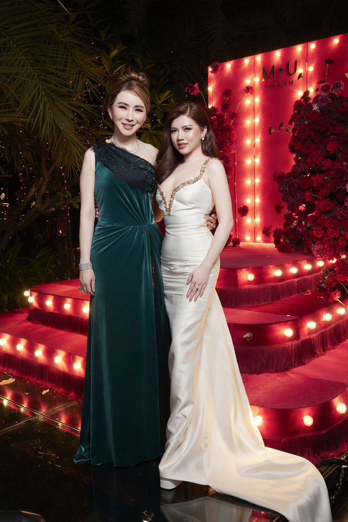 Chủ tịch Lê Thị Xuân và doanh nhân Thái Anne Jakkaphong Jakrajutatip - chủ tổ chức Miss Universe.