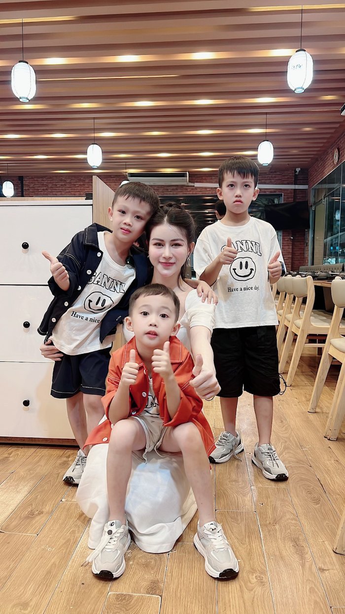 Tươi cười, rạng rỡ và hài lòng với những gì bản thân đạt được