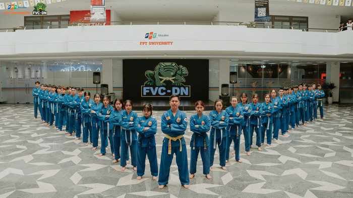 Các CLB Vovinam tại ĐH FPT sẽ có giảng viên cùng sinh hoạt và hỗ trợ chuyên môn (ảnh: CLB Vovinam ĐH FPT Đà Nẵng)