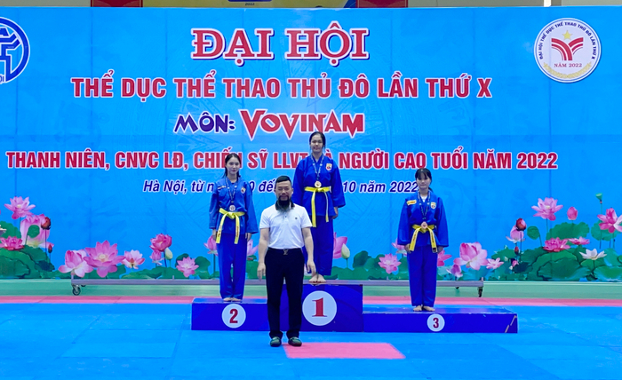 Ngọc Huyền (đứng ở bục số 2) xuất sắc giành Huy chương Bạc tại Đại hội Thể dục Thể thao Thủ đô lần thứ X môn Vovinam