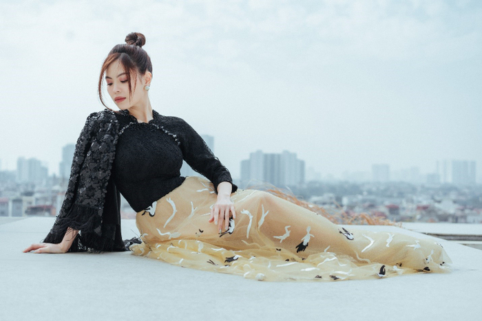 Trang My mặc một trong những thiết kế của LAMY design