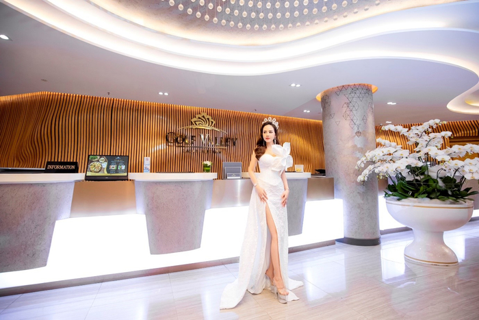 Á hậu Lê Thị Hồng Thắm có mặt tại thành phố Đà Lạt (Lâm Đồng) chấm thi bán kết.