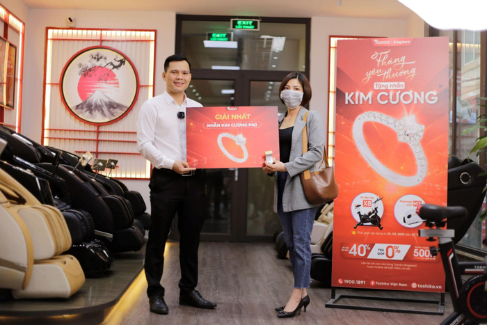 Khách hàng giải nhất may mắn nhận được 1 nhẫn kim cương PNJ trị giá 20 triệu đồng