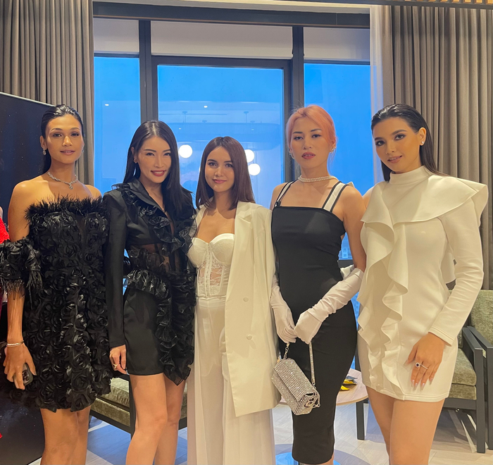 Thanh Huyền và các Giám khảo khác trong buổi Pre-Judging