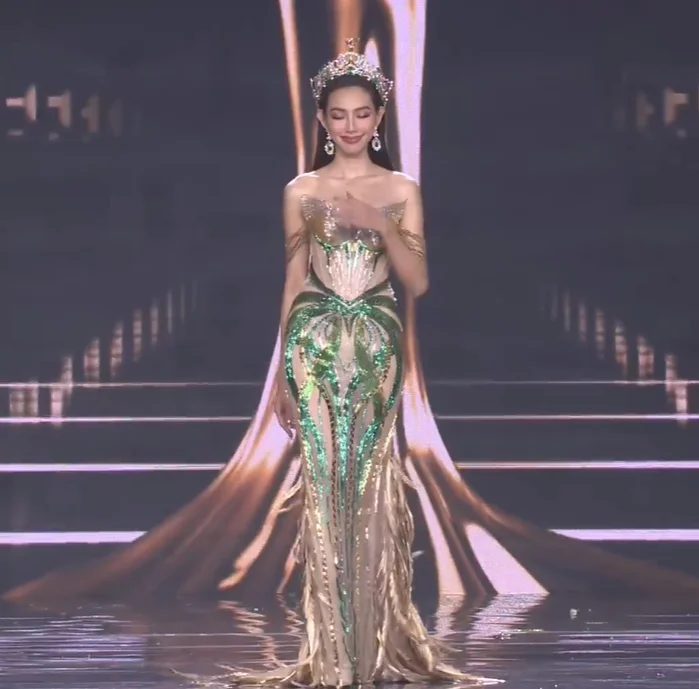 Thùy Tiên xúc động sau gần 1 năm đương nhiệm: